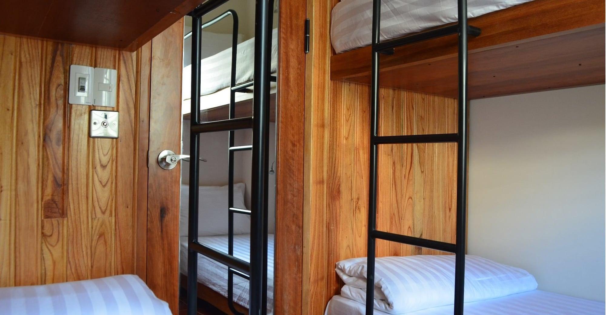 Tabalo Hostel Нячанг Екстер'єр фото