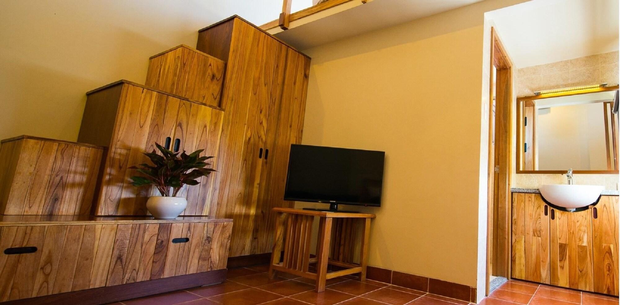 Tabalo Hostel Нячанг Екстер'єр фото