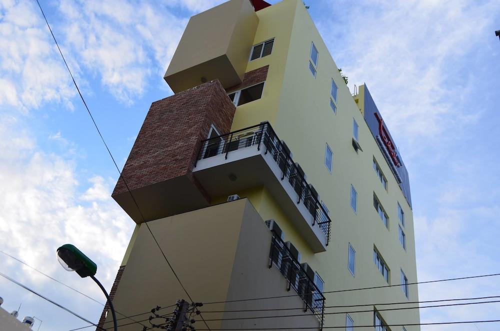 Tabalo Hostel Нячанг Екстер'єр фото