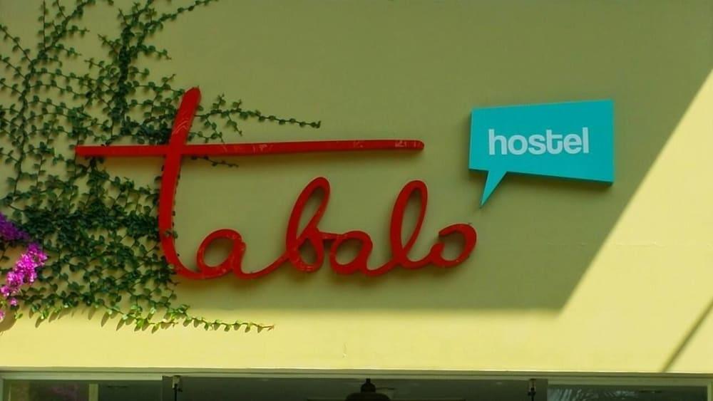 Tabalo Hostel Нячанг Екстер'єр фото